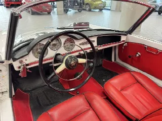 Foto 26 di 34: ALFA ROMEO Giulietta Spider Veloce Passo Corto 