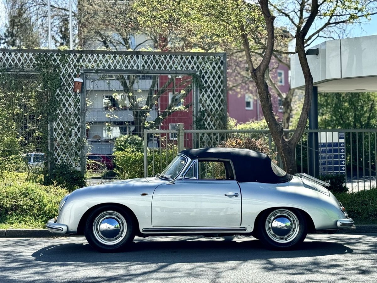 La Porsche 356 A 1600 Cabriolet protagonista nello stand OldCar24 a Techno Classica Essen 2025