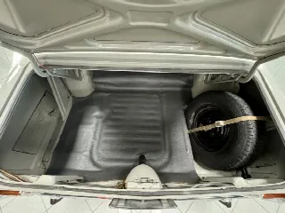 Foto 25 di 32: OPEL Rekord 1.9 C Lusso Automatic/Clima 