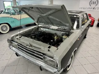 Foto 23 di 32: OPEL Rekord 1.9 C Lusso Automatic/Clima 