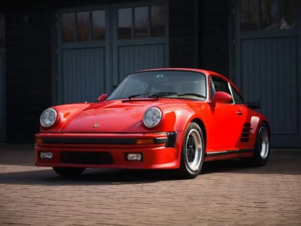 PORSCHE 930 Turbo