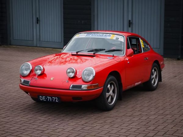 PORSCHE 911 Urmodell 911 early 1965 rally edition