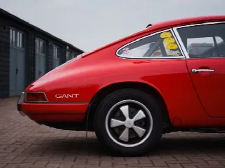 Foto 6 di 11: PORSCHE 911 Urmodell 911 early 1965 rally edition