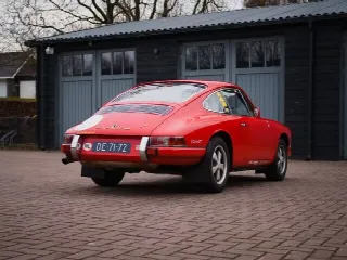 Foto 9 di 11: PORSCHE 911 Urmodell 911 early 1965 rally edition