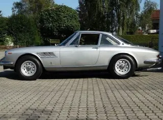 Foto 6 di 6: FERRARI 330(1964-1967) GTC Ferrari Classiche cert. Concours condition