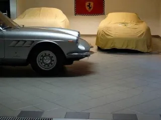Foto 5 di 6: FERRARI 330(1964-1967) GTC Ferrari Classiche cert. Concours condition