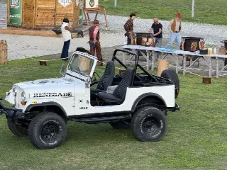 Foto 1 di 2: JEEP Renegade 2.4 Diesel potere Isuzu 