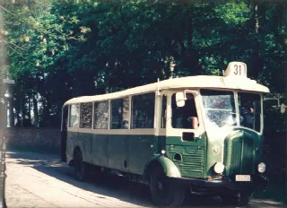 Foto 2 di 3: RENAULT 11 Bus parisien de 1937 type TN4H