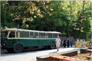 Foto 3 di 3: RENAULT 11 Bus parisien de 1937 type TN4H