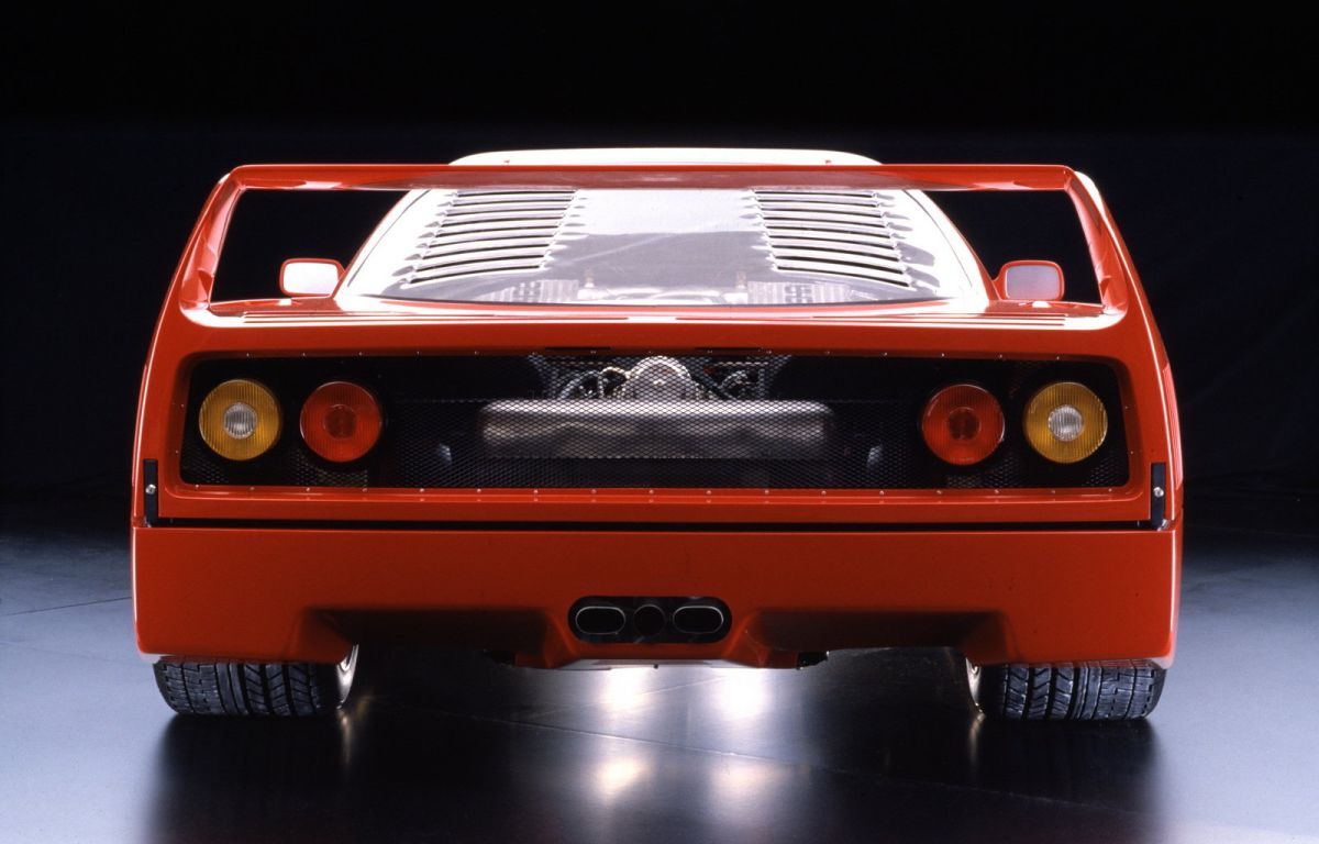 La Ferrari F40 fu l’ultima nata sotto la supervisione di Enzo Ferrari
