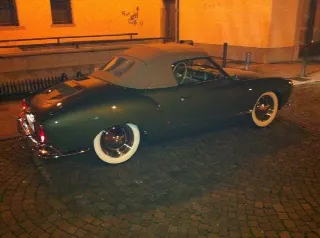 Foto 2 di 2: Volkswagen Karmann Ghia Cabrio
