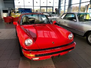 Foto 8 di 8: PORSCHE 911 Carrera 