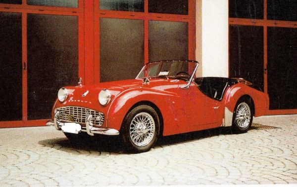 TRIUMPH TR3A SIGNAL RED   
