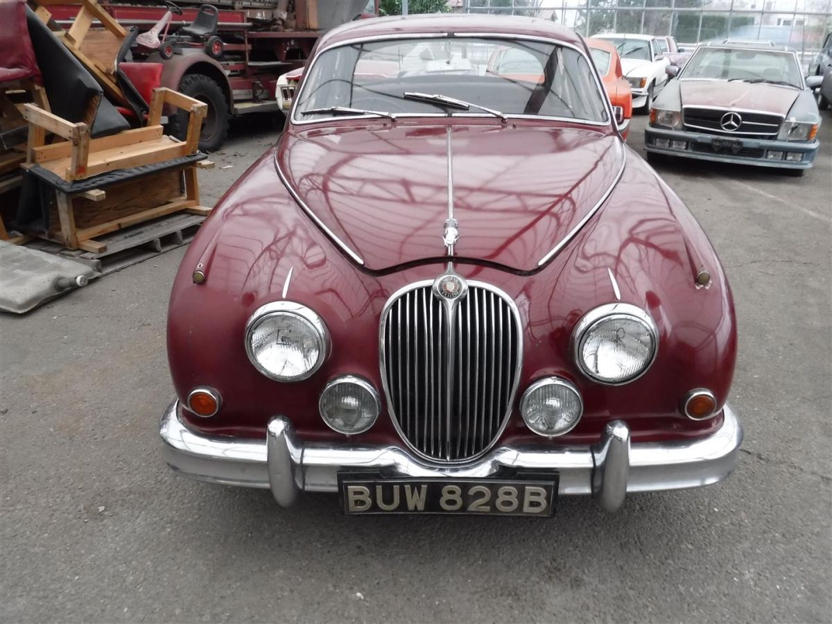 JAGUAR MKII RHD red