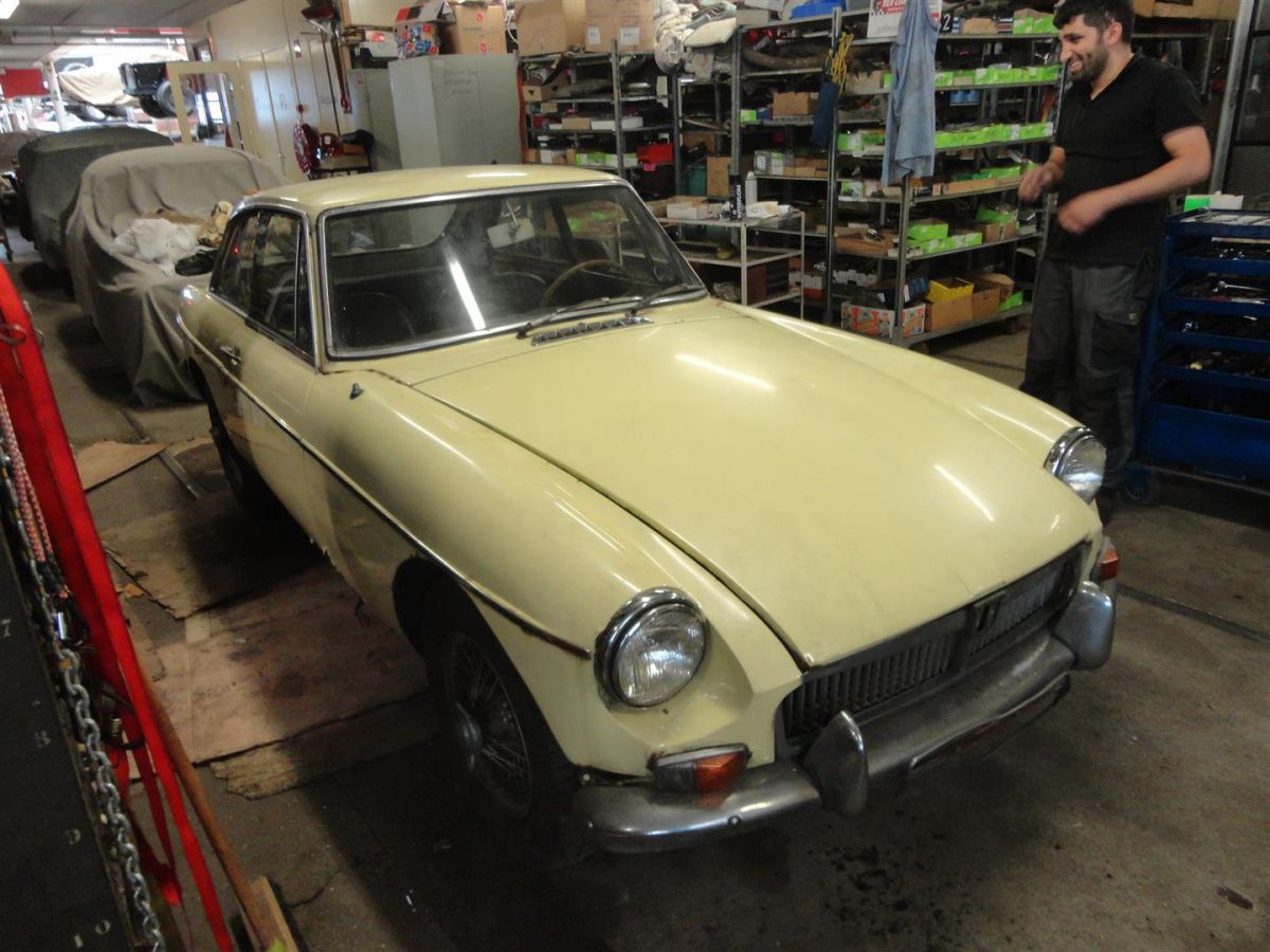 MG B GT to restore ''70