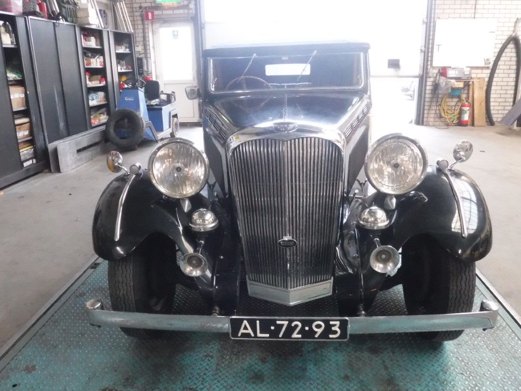 BROUGH Superior RHD Hudson