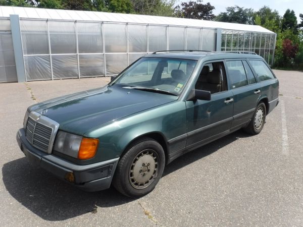 MERCEDES-BENZ 300 TDT
