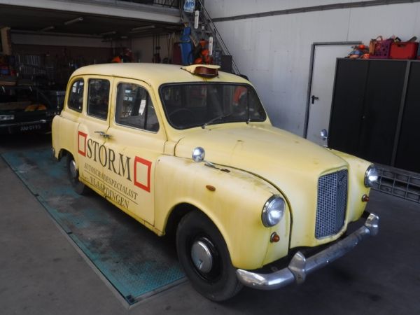 AUSTIN FX4 Austin FX4 Taxi 