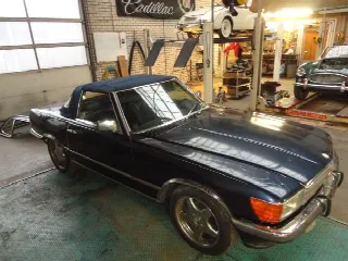 Foto 4 di 15: MERCEDES-BENZ SL(1971-1989) 380 SL blue