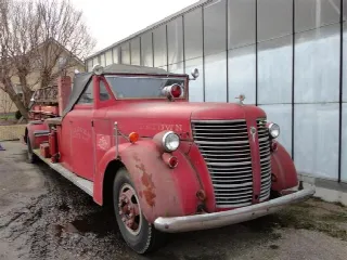 Foto 3 di 12: AMERICAN Tourist La France  Laddertruck
