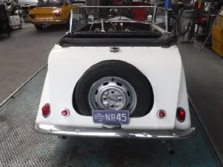 Foto 3 di 31: MORGAN Plus 4 DHC