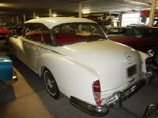 Foto 5 di 23: MERCEDES-BENZ 300 Dora