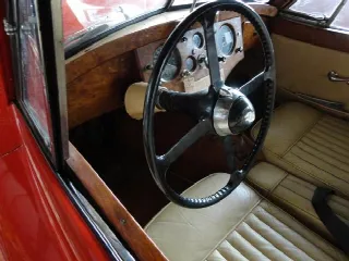 Foto 6 di 18: JAGUAR XK 120 DHC 
