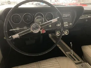 Foto 5 di 11: PONTIAC LeMans 