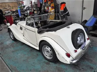 Foto 27 di 31: MORGAN Plus 4 DHC