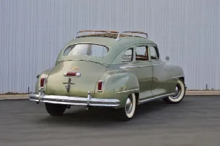 Foto 4 di 8: DESOTO Suburban 
