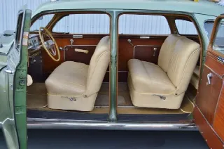 Foto 3 di 8: DESOTO Suburban 