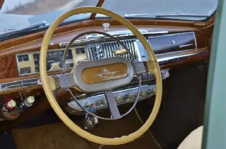 Foto 8 di 8: DESOTO Suburban 