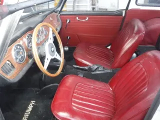 Foto 14 di 40: TRIUMPH TR4 A surrey 