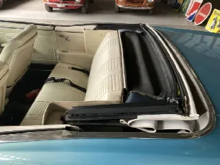 Foto 7 di 11: PONTIAC LeMans 
