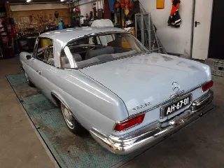 Foto 26 di 29: MERCEDES-BENZ 220 SE Coupè