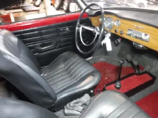Foto 9 di 50: Volkswagen Karmann Ghia Red