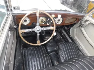 Foto 17 di 31: MORGAN Plus 4 DHC