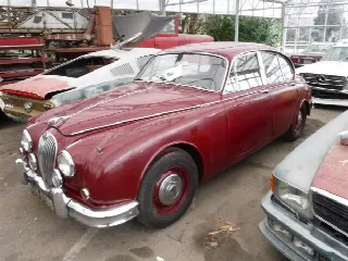 Foto 5 di 11: JAGUAR MKII RHD red