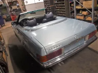Foto 15 di 29: MERCEDES-BENZ 280 SL type W107 blue