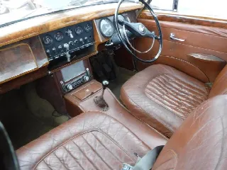 Foto 7 di 11: JAGUAR MKII RHD red