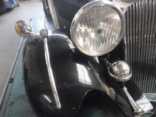 Foto 22 di 46: BROUGH Superior RHD Hudson