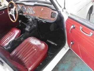 Foto 17 di 40: TRIUMPH TR4 A surrey 