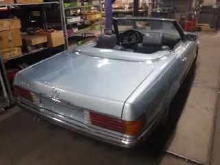 Foto 25 di 29: MERCEDES-BENZ 280 SL type W107 blue