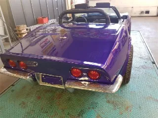 Foto 8 di 30: CHEVROLET Corvette ''73 cabrio purple