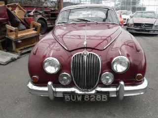 Foto 3 di 11: JAGUAR MKII RHD red