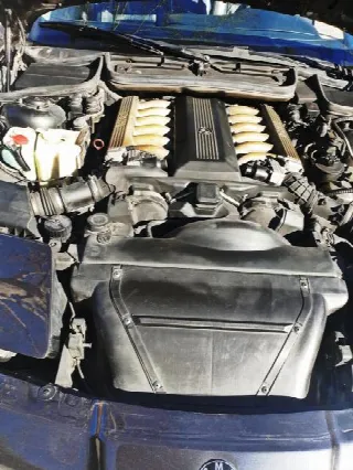 Foto 2 di 5: BMW 850 CI 