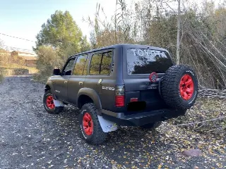 Foto 4 di 5: TOYOTA Land Cruiser  