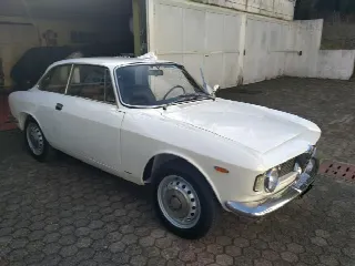 Foto 2 di 7: ALFA ROMEO Giulia GT Sprint 1.6 