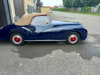 Foto 10 di 10: FIAT 1100 Decapotabile  