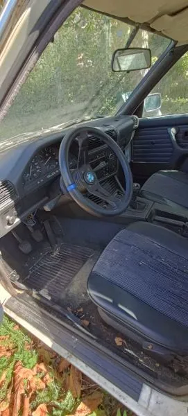 Foto 5 di 12: BMW 316 berlina 